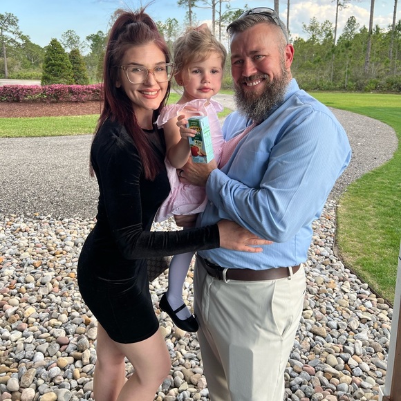 Meet your Posher, Allie - Picture 2 of 13